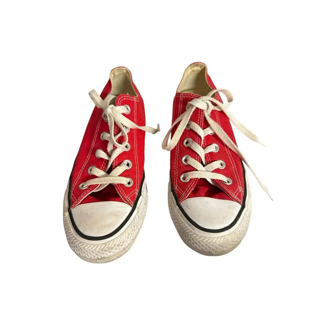 Converse Chuck Taylor All Star Low Top Sneakers Red Canvas Women’s 6 EUC